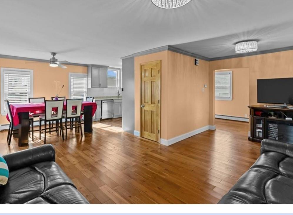 1022 Charles Street Property Photo 14