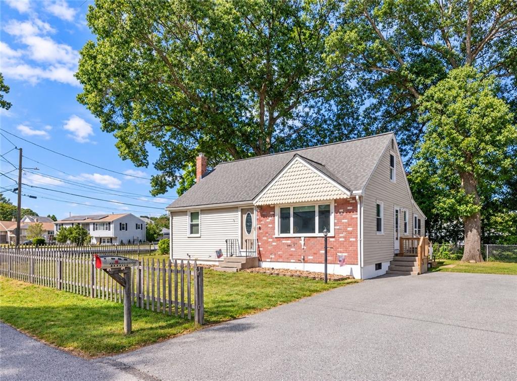 73 Salix Street Property Photo 1