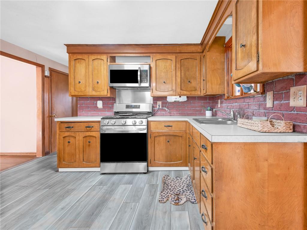 73 Salix Street Property Photo 9