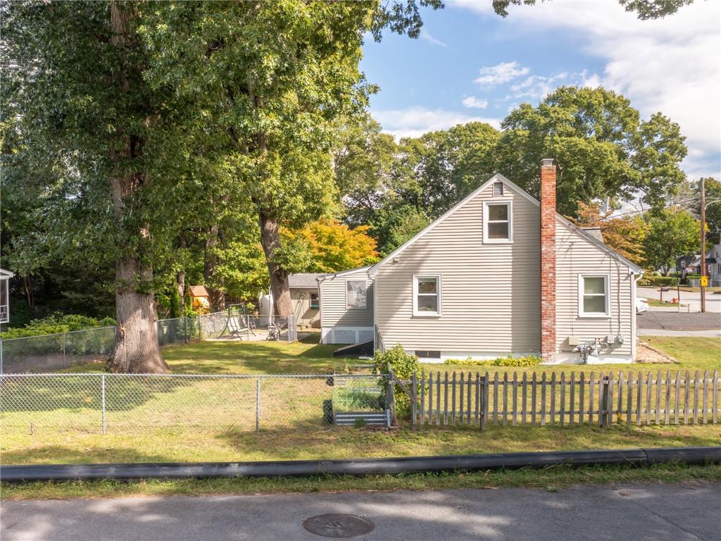 73 Salix Street Property Photo 27
