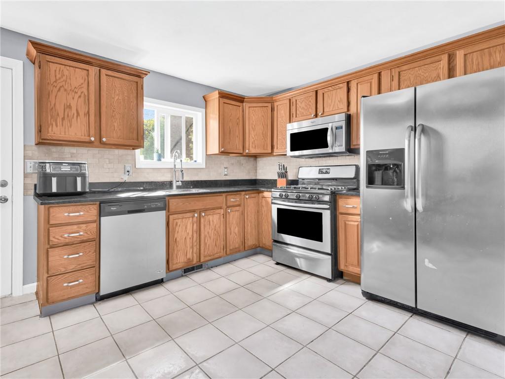 37 Oxford Avenue Property Photo 4