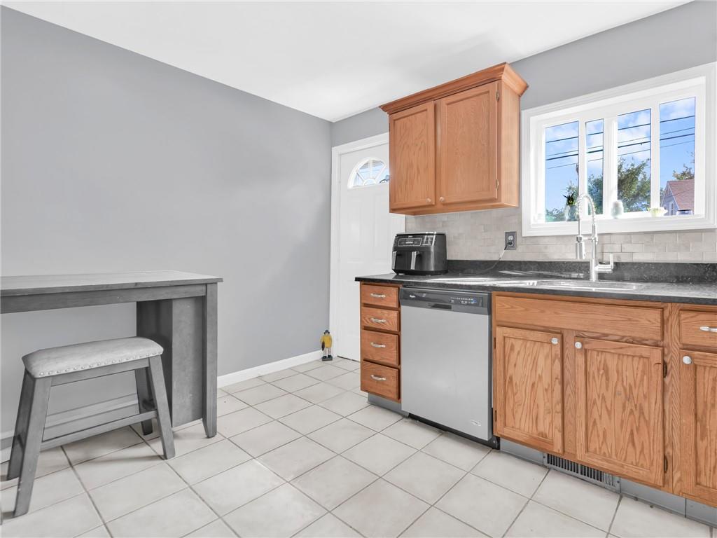37 Oxford Avenue Property Photo 6