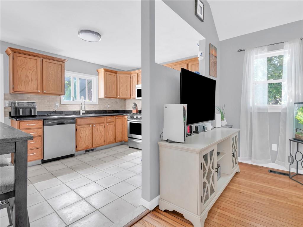 37 Oxford Avenue Property Photo 7