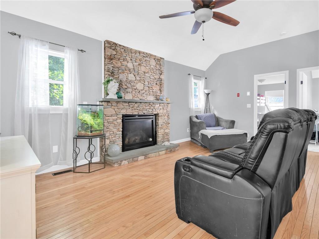 37 Oxford Avenue Property Photo 9