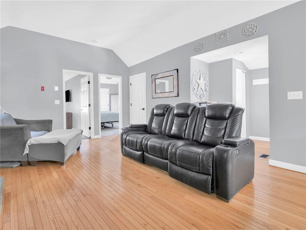 37 Oxford Avenue Property Photo 12