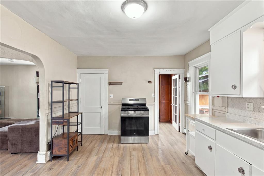 297 Burnside Avenue Property Photo 4