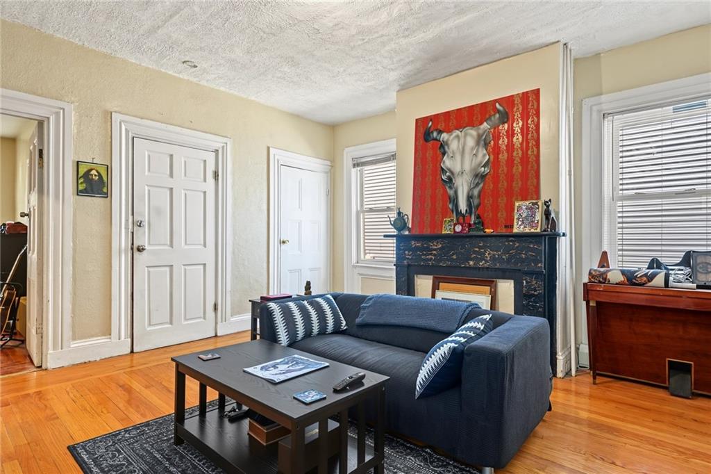 211 Carpenter Street Property Photo 12