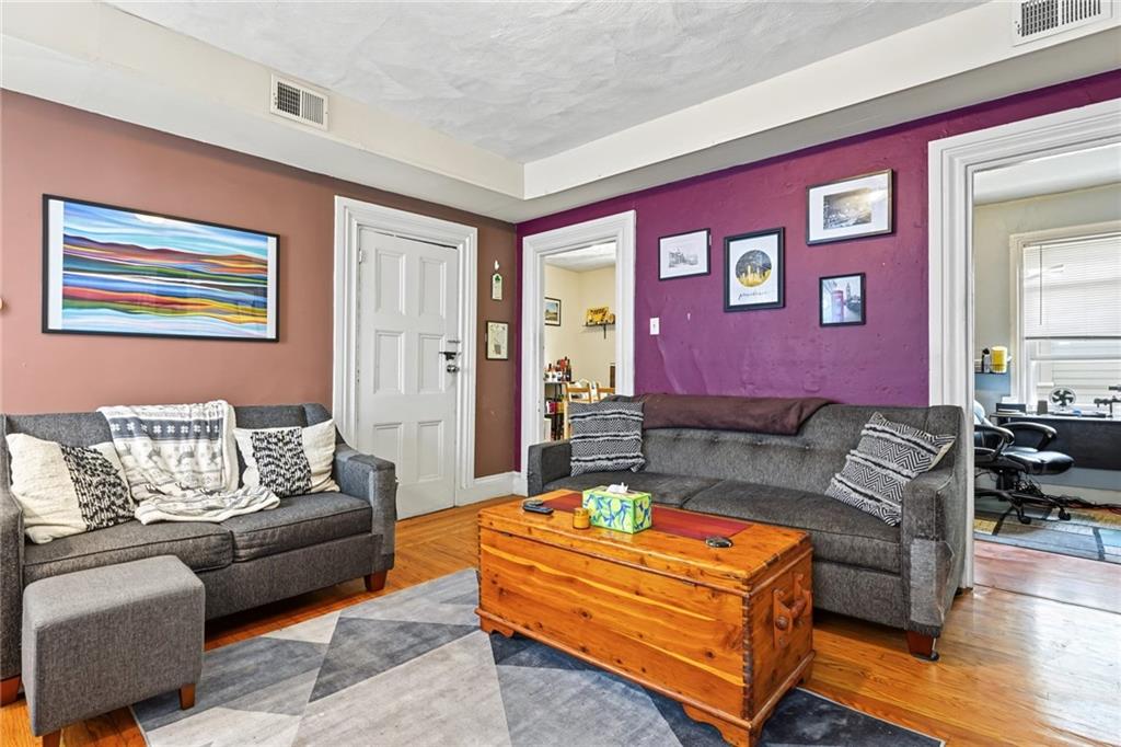 211 Carpenter Street Property Photo 15