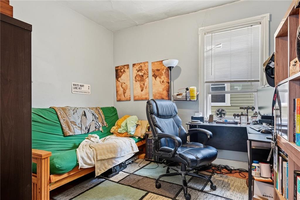 211 Carpenter Street Property Photo 16