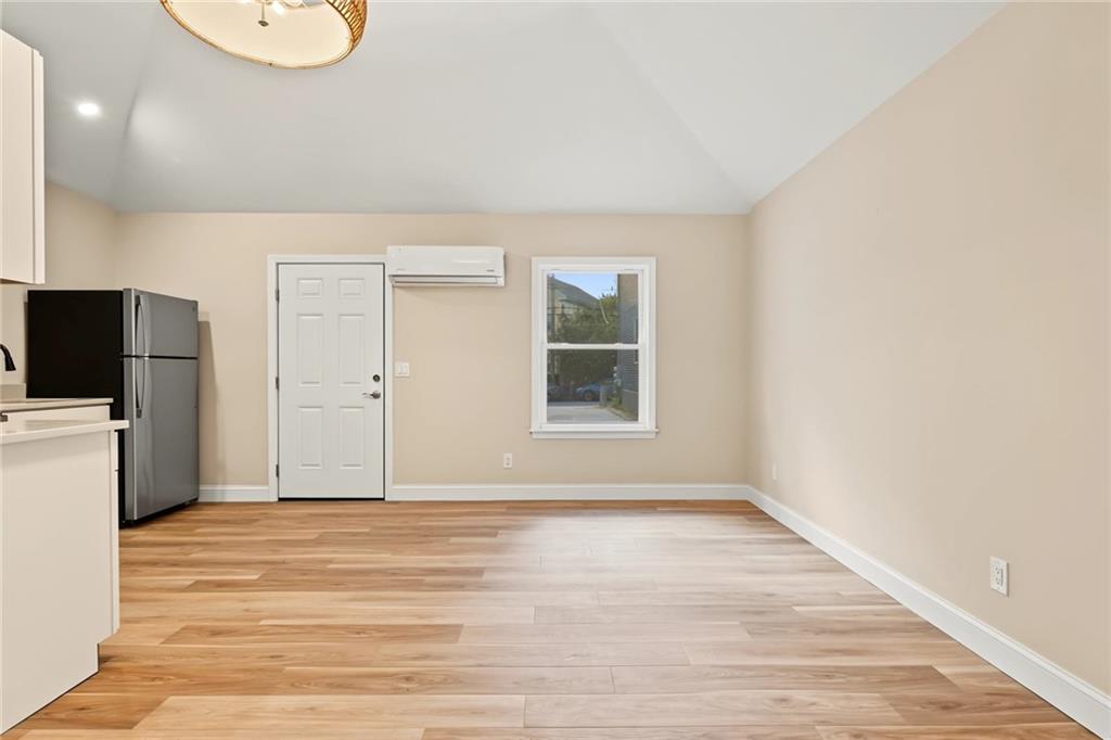 211 Carpenter Street Property Photo 36