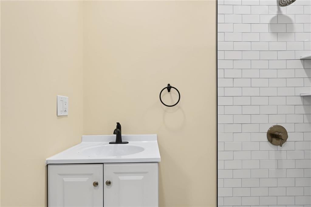 211 Carpenter Street Property Photo 39