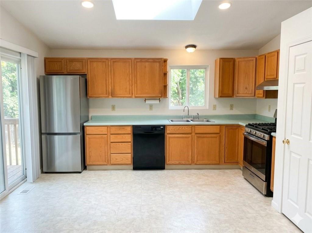 200 Bend Street Property Photo 6