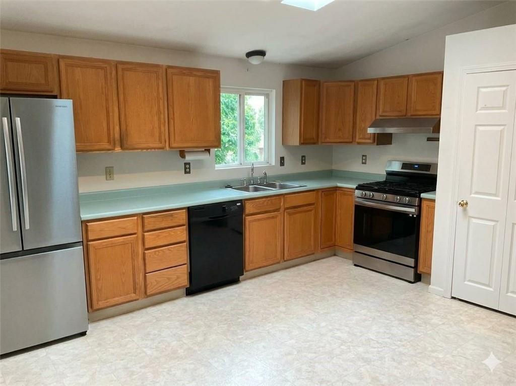 200 Bend Street Property Photo 7