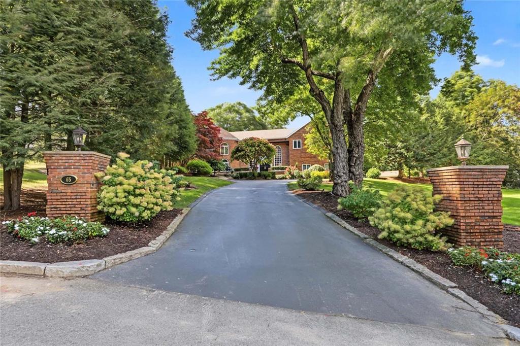 65 Viva Way Property Photo 1