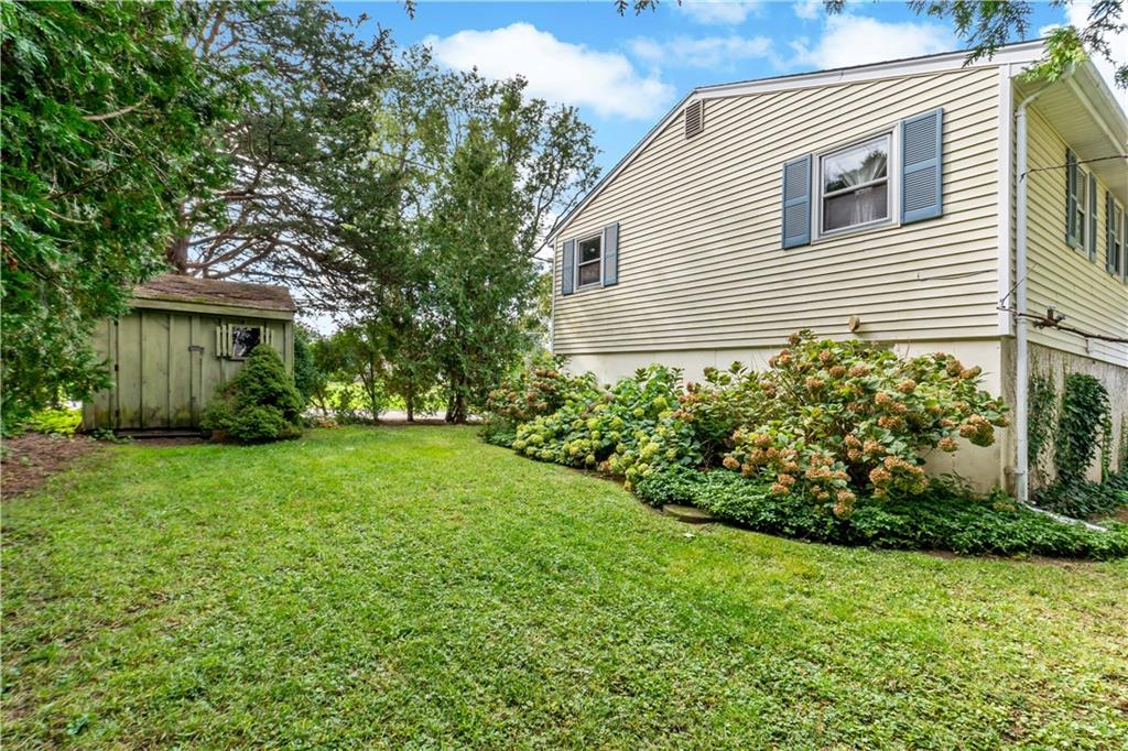 975 Anthony Road Property Photo 4