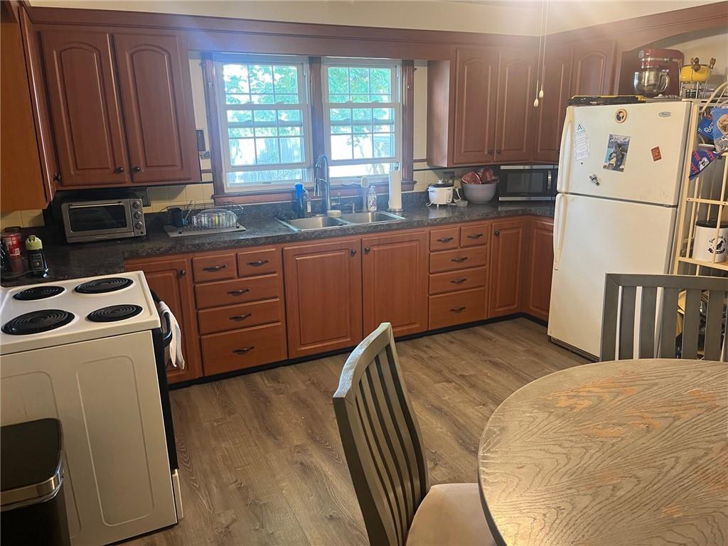 456 Elm Street Property Photo 17