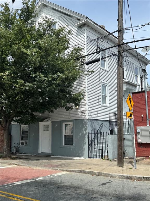 325 Manton Avenue Property Photo 1