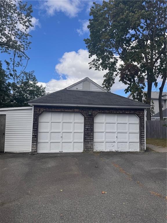 71 Rowe Avenue Property Photo 4