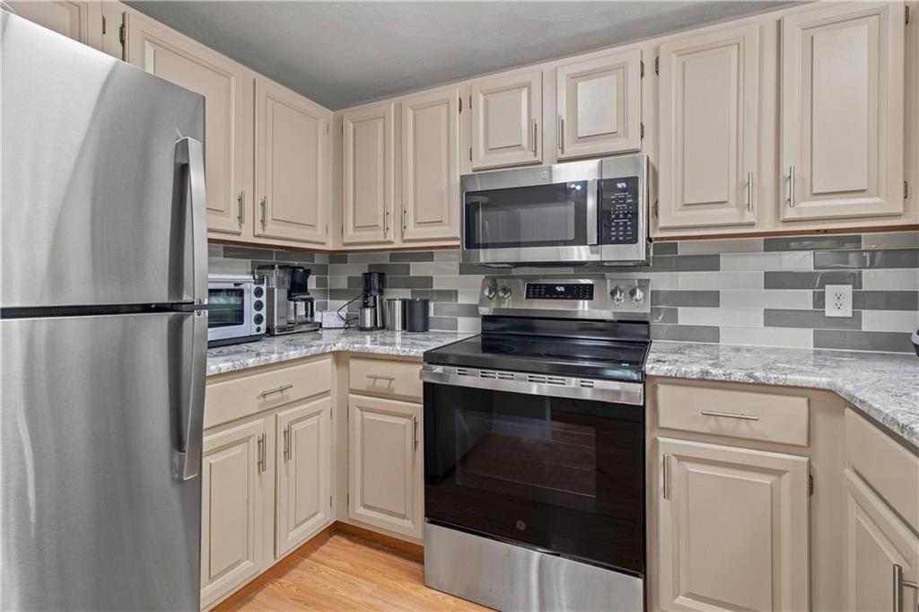 30 Eagle Run Unit B Property Photo 10