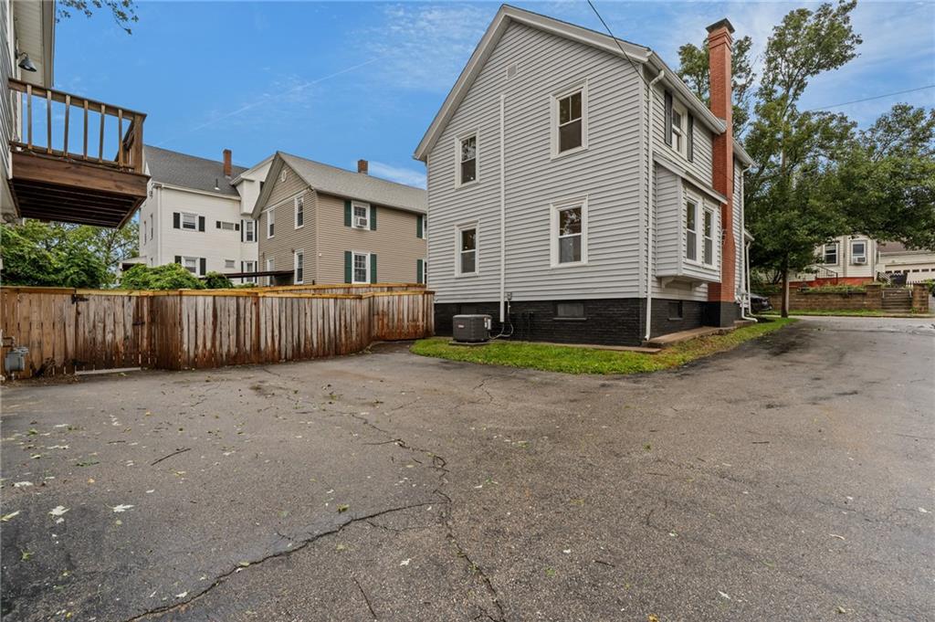 65 67 7th Street Property Photo 3