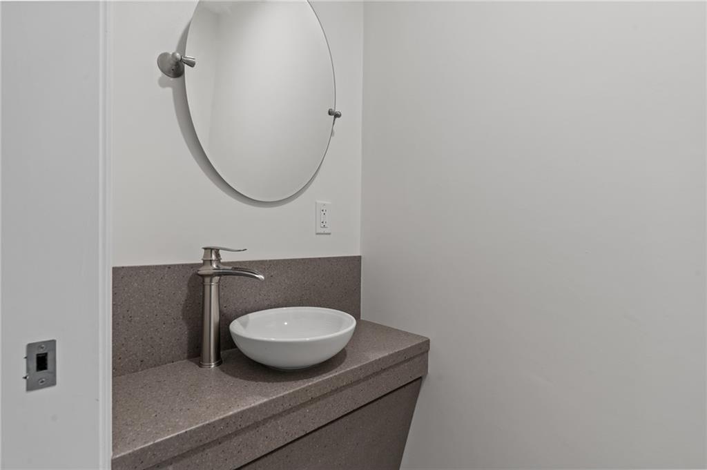65 67 7th Street Property Photo 11