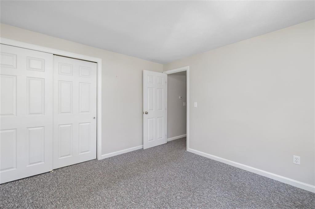 131 133 Kenyon Avenue Property Photo 11