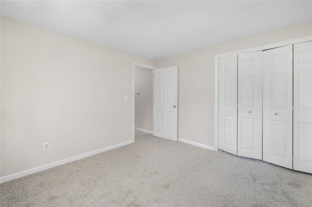 131 133 Kenyon Avenue Property Photo 24