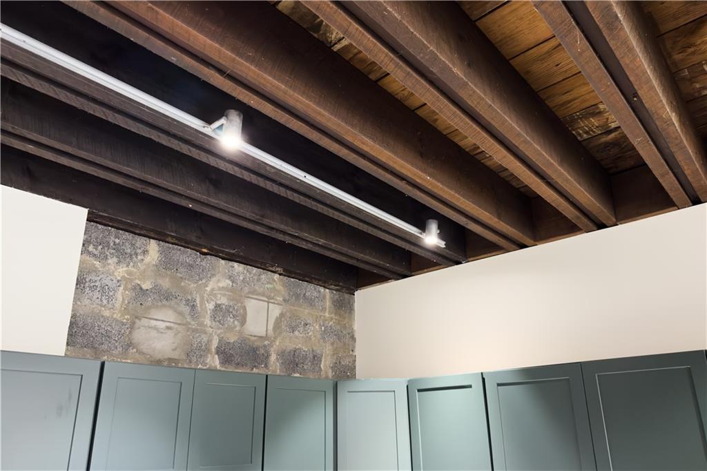905 North Main Street Unit 102 Property Photo 10