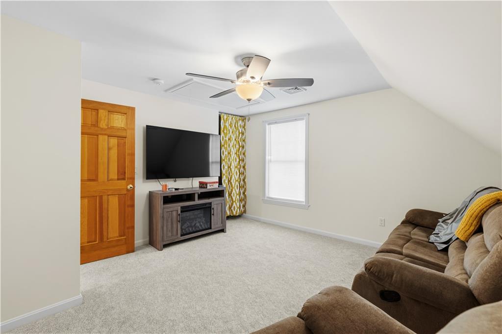 400 Sampson Street Property Photo 36