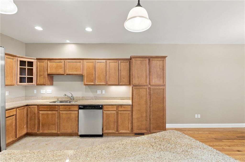 131 Fruit Hill Avenue Unit 10 Property Photo 8