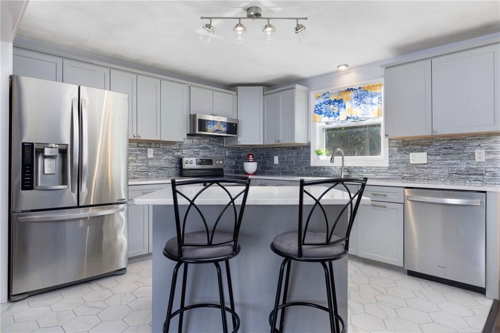 16 Aurelia Drive Property Photo 2
