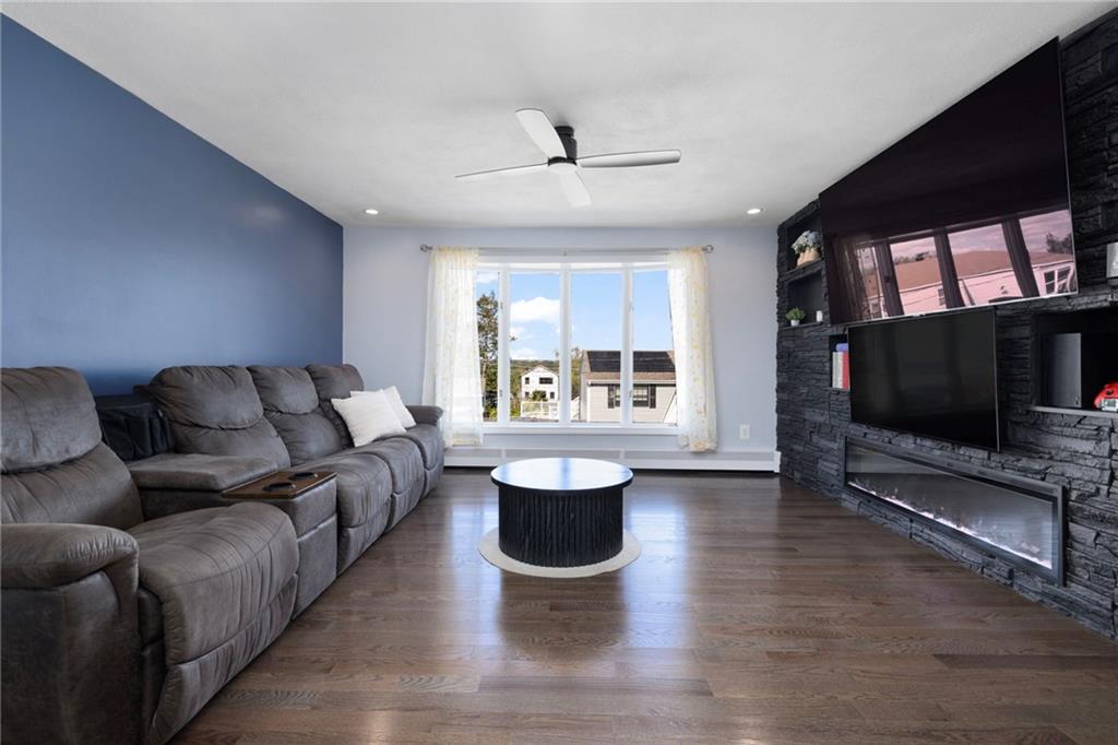 16 Aurelia Drive Property Photo 9