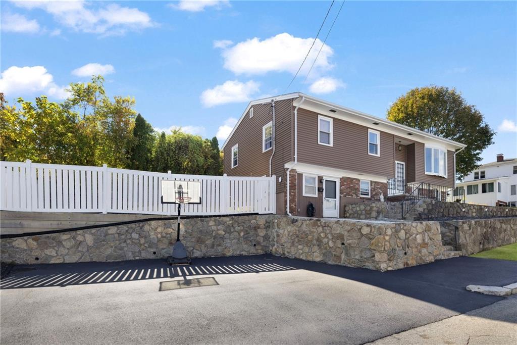 16 Aurelia Drive Property Photo 32