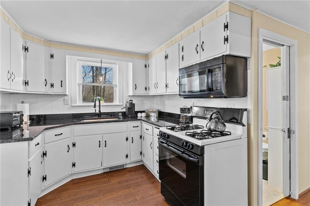 439 Farnum Pike Property Photo 10