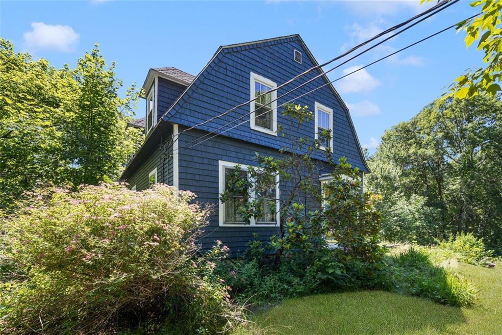 320 Railroad Avenue Property Photo 1