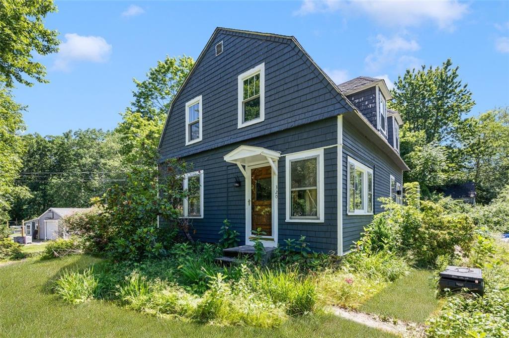 320 Railroad Avenue Property Photo 2