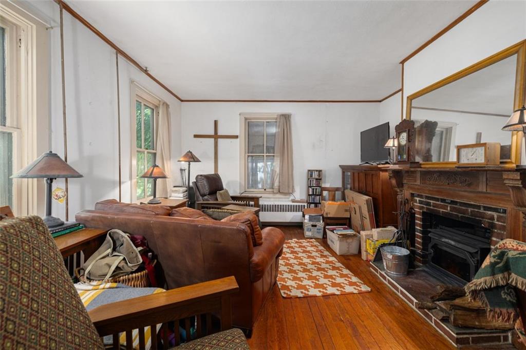 320 Railroad Avenue Property Photo 6