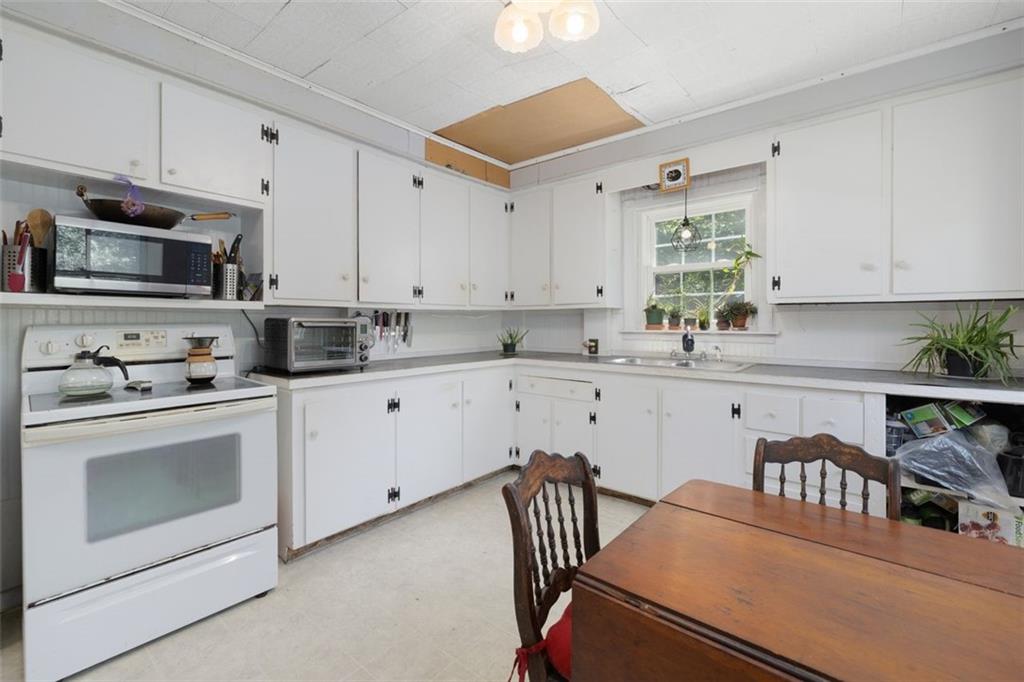 320 Railroad Avenue Property Photo 8