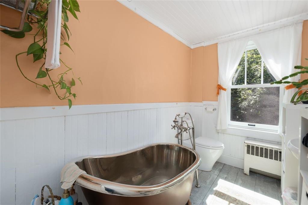 320 Railroad Avenue Property Photo 13