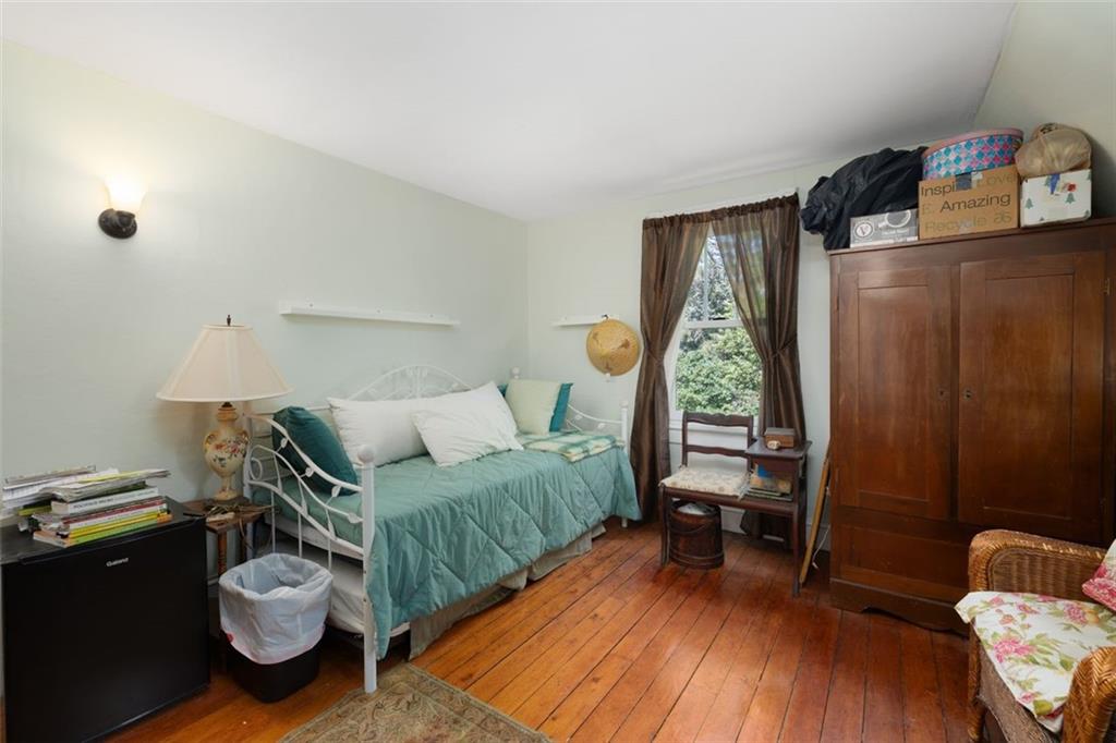 320 Railroad Avenue Property Photo 15