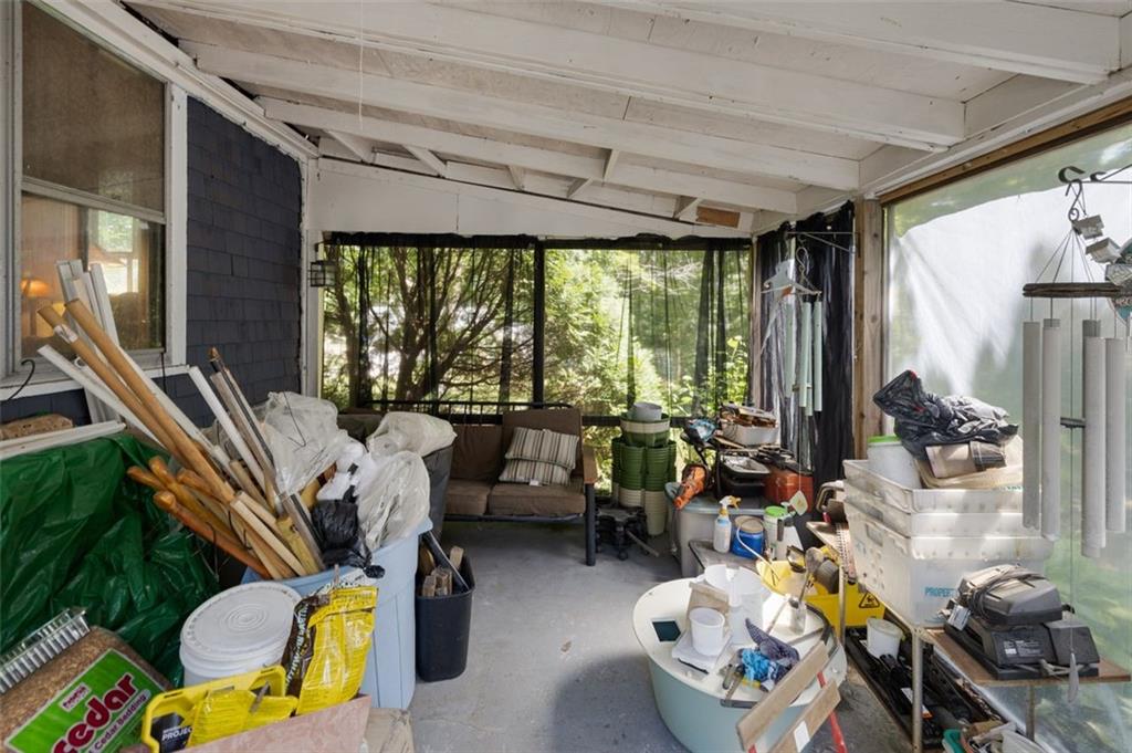 320 Railroad Avenue Property Photo 19