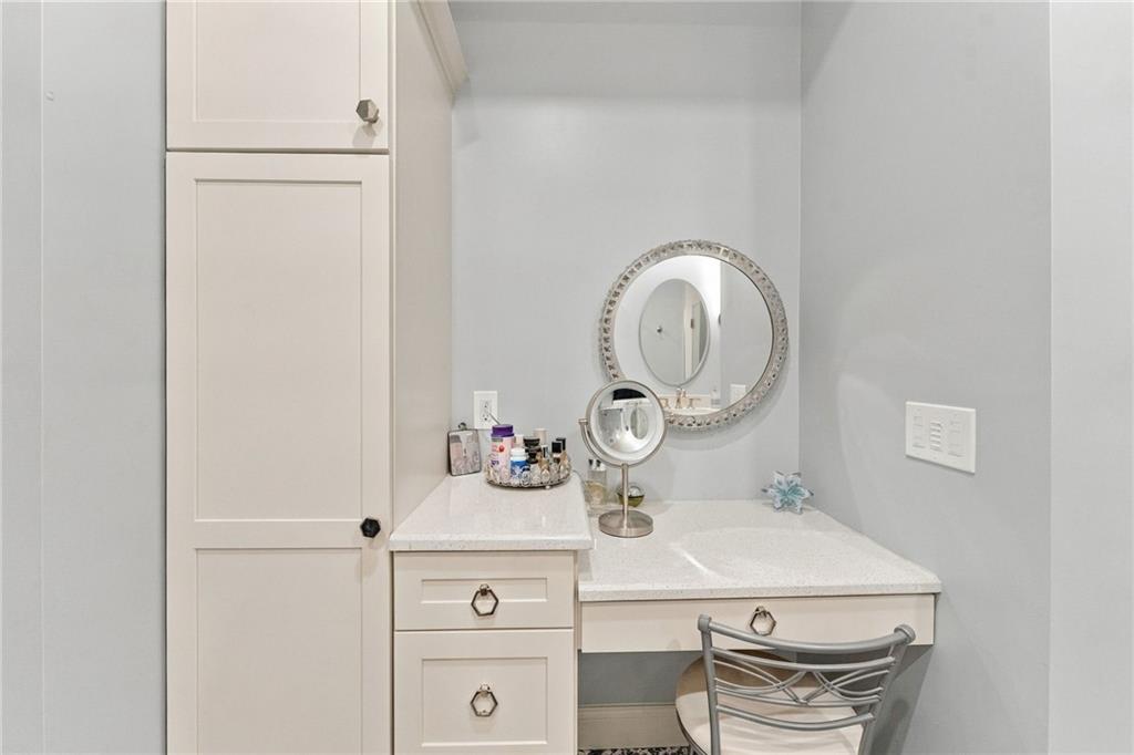 3 Spy Glass Circle Unit C Property Photo 28