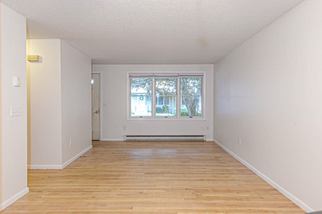 29 West Castle Way Unit B Property Photo 2