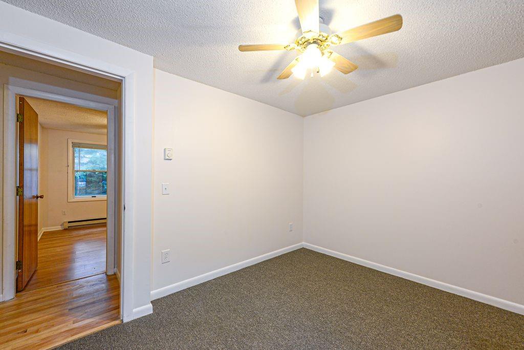 29 West Castle Way Unit B Property Photo 8