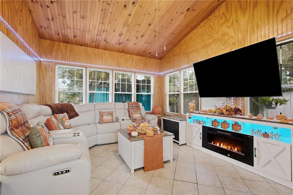 68 70 Virginia Lane Property Photo 11