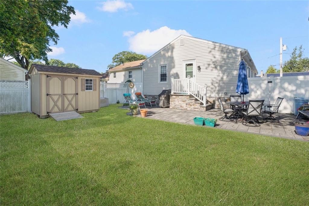 18 Pine Street Property Photo 3