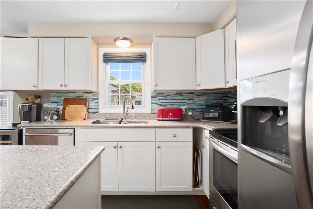 18 Pine Street Property Photo 10
