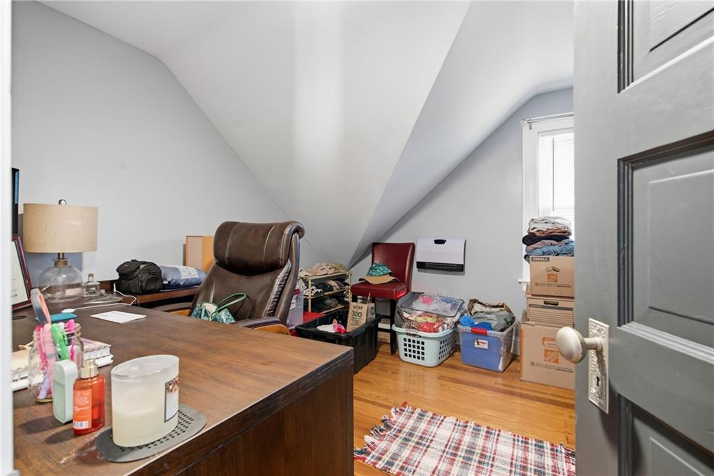 642 Hope Street Property Photo 38