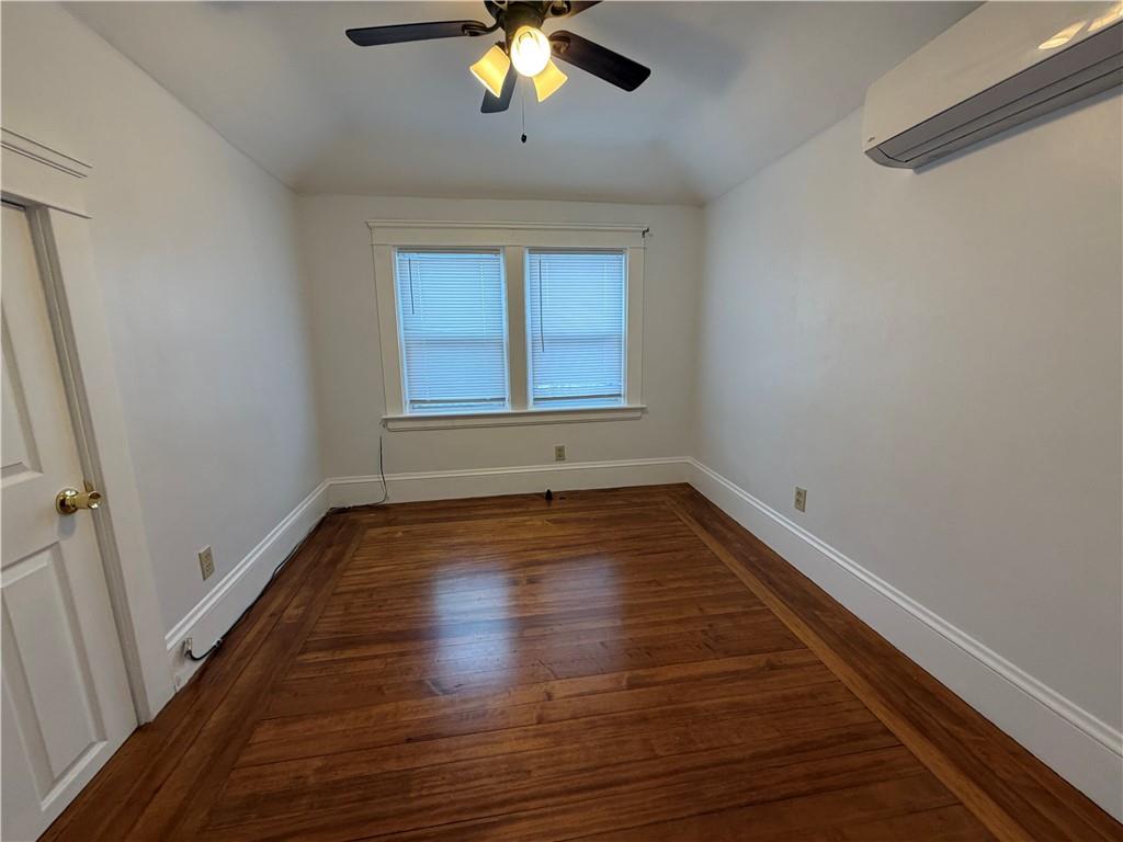 87 Bentley Street Unit 2 Property Photo 9