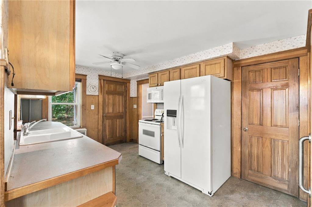 11 Tourtelott Avenue Property Photo 9